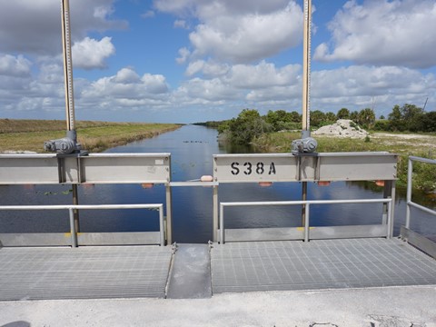 Everglades, Conservation Levee Greenway