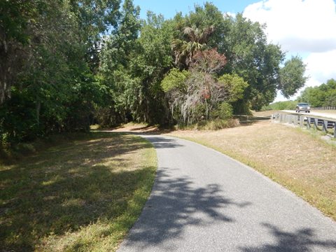 Lake Apopka Loop Trail