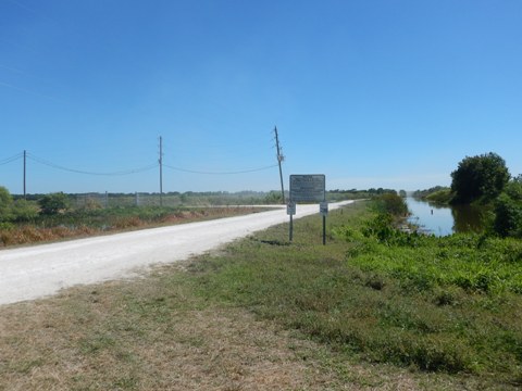 Lake Apopka Loop Trail