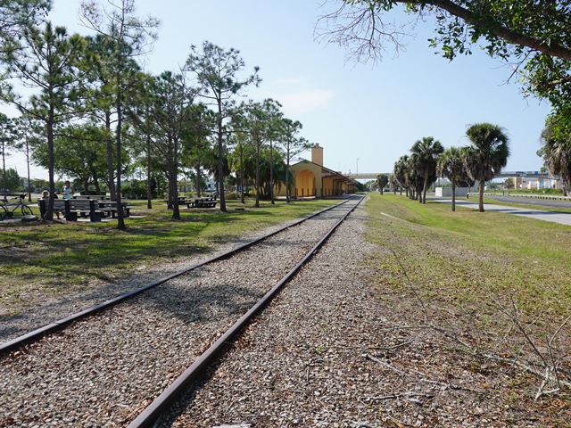 Venice Legacy Trail, Venice FL biking