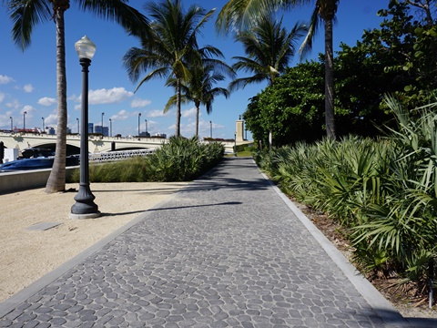 Palm Beach Lake Trail